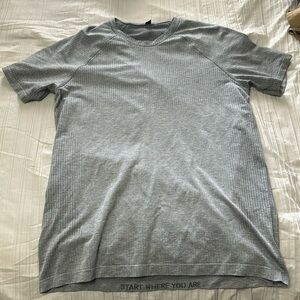 Lululemon T-Shirt